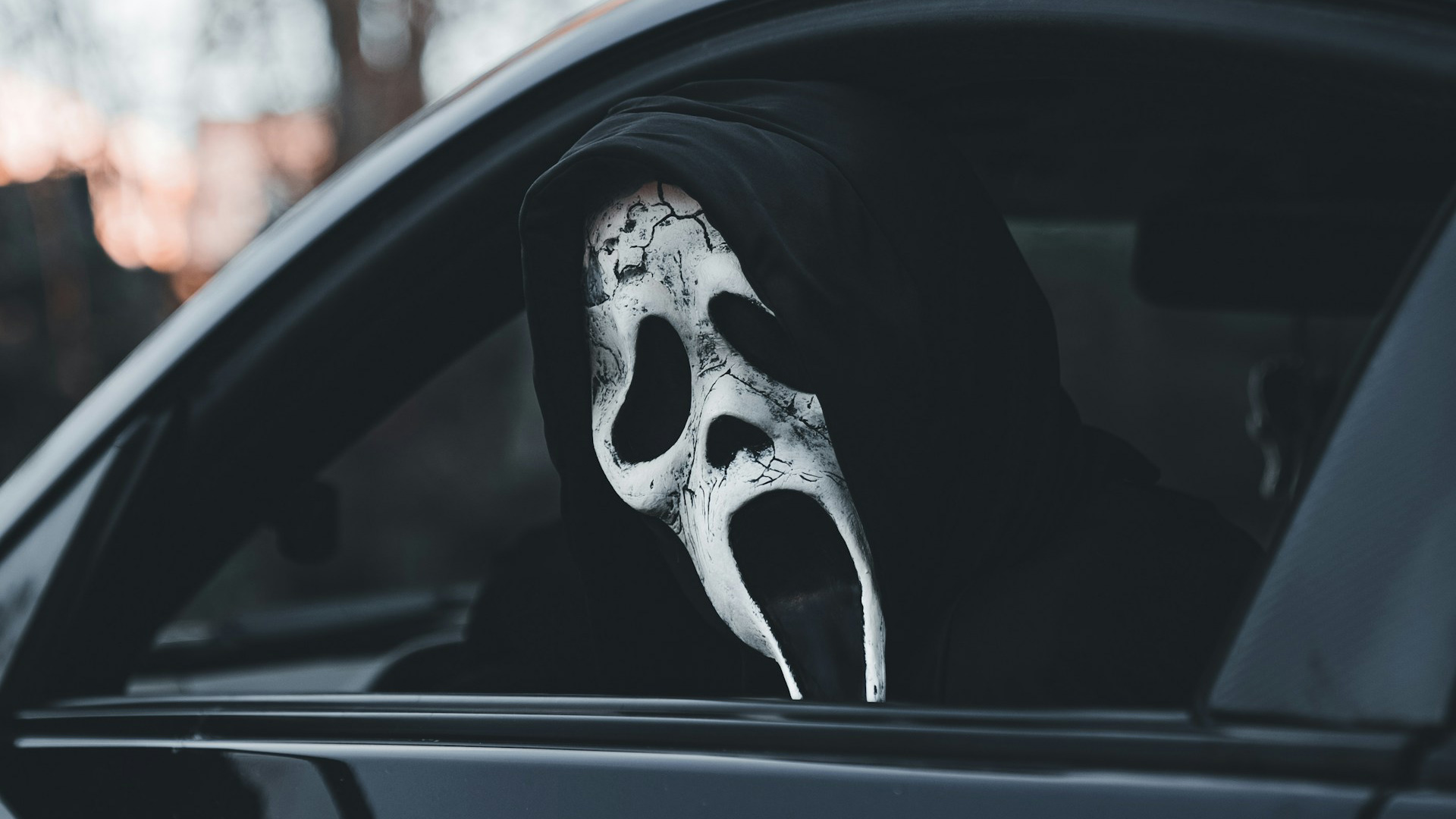 Înjuri la volan? Îi cerți pe „proștii” din trafic? Oare de ce?